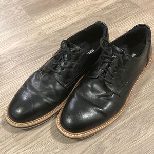 Steve Madden Black Oxford Dress Shoes with Polished Finish